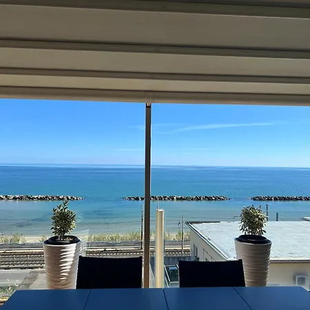 Un Nido Sul Mare * Ανκόνα